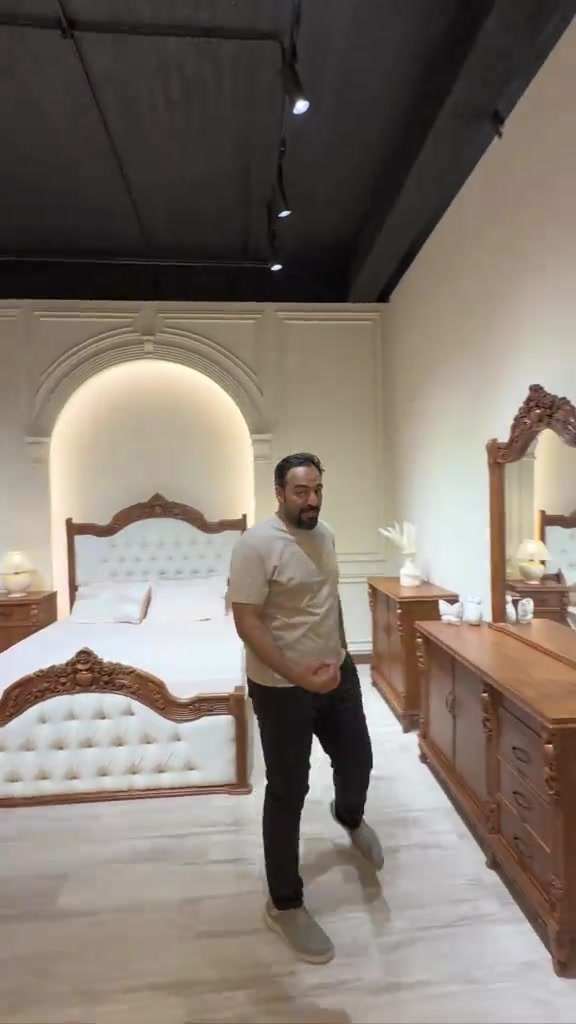 ⁨ ⁨ موديل الفراشة  إلى اصحاب المساحات الصغيرة  نجارة عراقية ضمن وجبة الدرجة الاولى  السعر 3 ملايين وربع فقط غرفة 5 ابواب طابقين ملحق  داخل وخارج صاج طبيعي  لون چكليتي صبغ كليرمات مطفي  الوجه صاج طبيعي 5 ملم  الداخل صاج طبيعي 4ملم كل الغرفة لوكنز ارجل خشب زان مرتفعة عن الارض كل الغرقة دنگ خشب زان 6سم لف الابواب والمجرات خشب زان تاج الچرباية وميز المرايا خشب زان الحشو الداخلي خشب چام السرير خشب رگم لوح چام 6 ارجل ثقيل كل الابواب نرمادا شريطية على طول الباب تقطيع داخلي حسب الطلب شازلون وطابورية اضافيات ارتفاع الكنتور 258سم عرض الكنتور 290سم عرض زاوية الملابس 98سم يعني الكنتور وزاوية الملابس ضلع كامل 388سم السعر 3250 فقط شركة الأفراح للأثاث العراقي  البيع بالنقد وبالأقساط ‏ غرفة نوم- اطقم قنفات - مفروشات - اخشاب تصنيع الأثاث  ‏العنوان محافظة واسط قضاء العزيزية قرب كراج بغداد مقابل مقهى حوران ‏التوصيل والشد مجاني إلى جميع محافظات العراق ‏خدمة استبدال الغرف العراقية القديمة بغرفة جديدة مع الاتفاق على الفرق ‏ خدمات ما بعد البيع لمدة سنة مجانية  *********** *********** *********** *********** *********** *********** #اثاث  #غرف_نوم  #نجارة #صاج #غرف 
