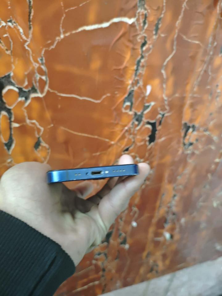 ايفون 12مني للبيع قطعت نضيفت ذاكرت 128بطارية 76 شغال كل شيء بس فيس كام سعر200 مجال
مكان الصويرة
وتساب ***********
