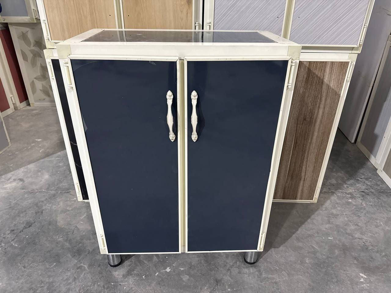 بوري ألمنيوم عالي الجودة.
 • رفوف كابون: تمنع الروائح وتحمي الأحذية من الغبار، ومياه الأمطار، وأشعة الشمس.
 • أرجل سل استيل لمتانة وثبات أكبر.
 • عدد الخانات: 4

📏 القياسات:
 • الارتفاع: 90 سم
 • العرض: 70 سم
 • العمق: 36 سم
السعر ب70


**إذا كنت صاحب هذا الإعلان وتريد حذفه لأي سبب، رجاءا أرسل رسالة إلى الدعم الفني**