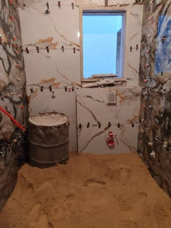 خلفه لتركيب اي انواع السراميك والمرمر والكاشي باسعار ممتازه انشاء الله 
الرقم يوجد فيه واتس ***********
