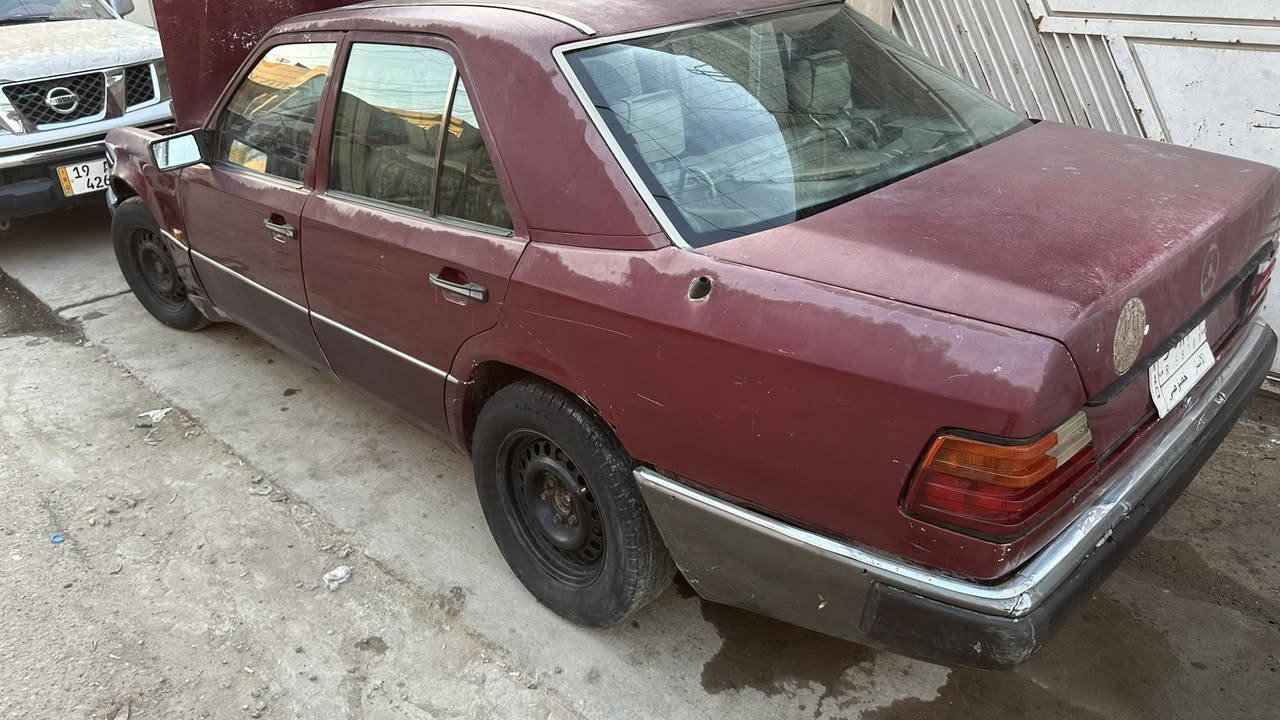 ‏سلام عليكم أحبتي
‏ما مرسيدس دب موديل محرك بلاد أربع سلندر
‏موديل 91 
‏الأحمر ماروني  لون
‏السيارة بيها جراد بيه خياسات أثر قواعد سليمة كفالة العامة القواعد دبلات
‏وهاي السيار ه
‏مال تعمير تصبغ 
‏لان جارده
￼محرك كير شرط حاويه اخو الجديد
عنوان بغداد الجديد *********** 
سعره 31 وبيه مجال حك الجيه تريد تحويل تريد وكاله
