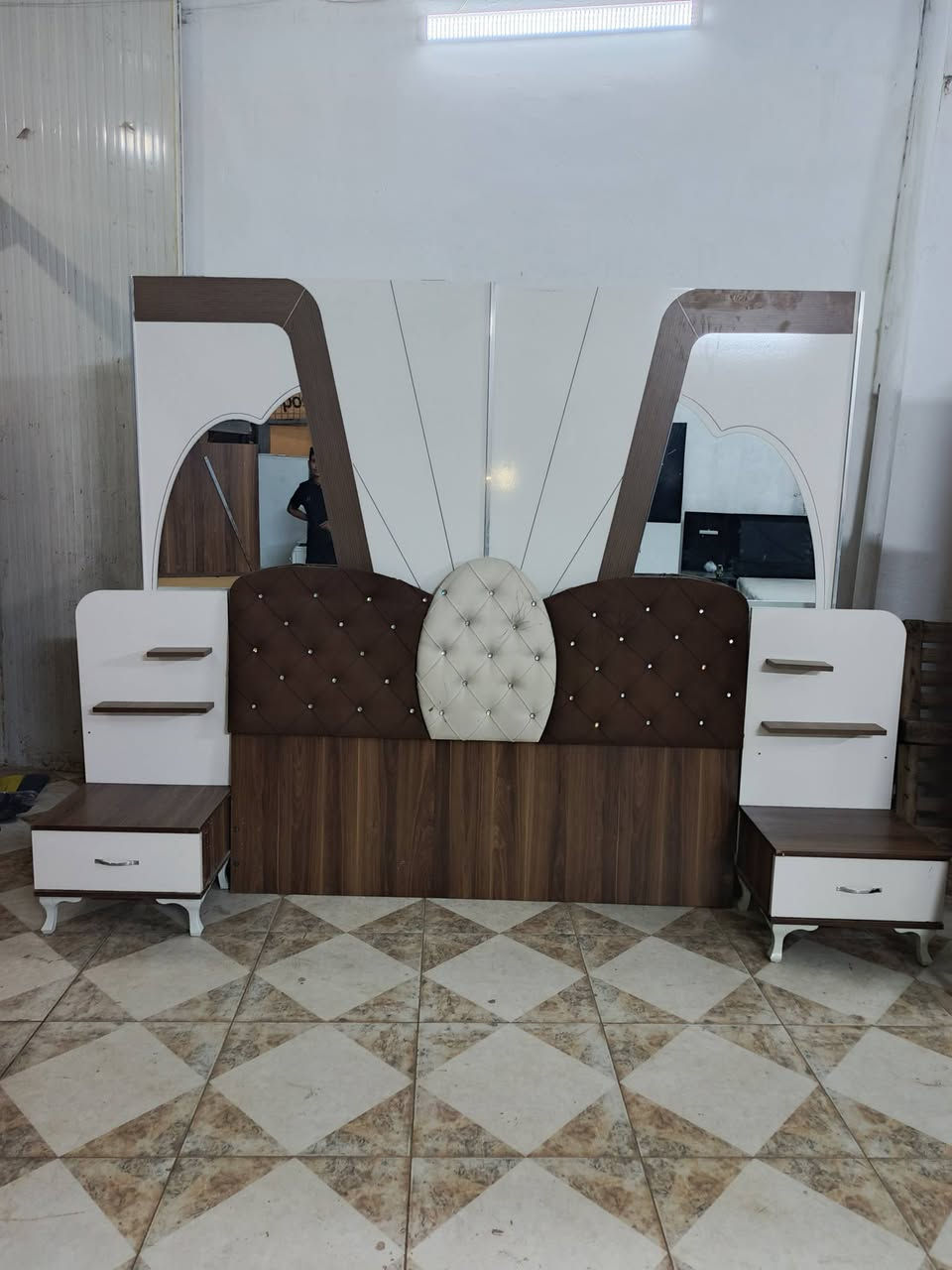 غرفه شرط النظافة اخو الجديد ٤٠٠ وبي مجال مع نقل شراي دزلي صوره عالخاص


**إذا كنت صاحب هذا الإعلان وتريد حذفه لأي سبب، رجاءا أرسل رسالة إلى الدعم الفني**