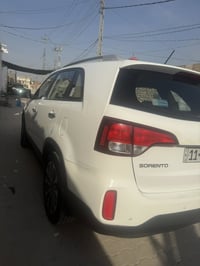 سورنتو 2015 بغداد إنكليزي مكفوله من الصبغ محرك 6سلندر  حساس امامي خلفي...