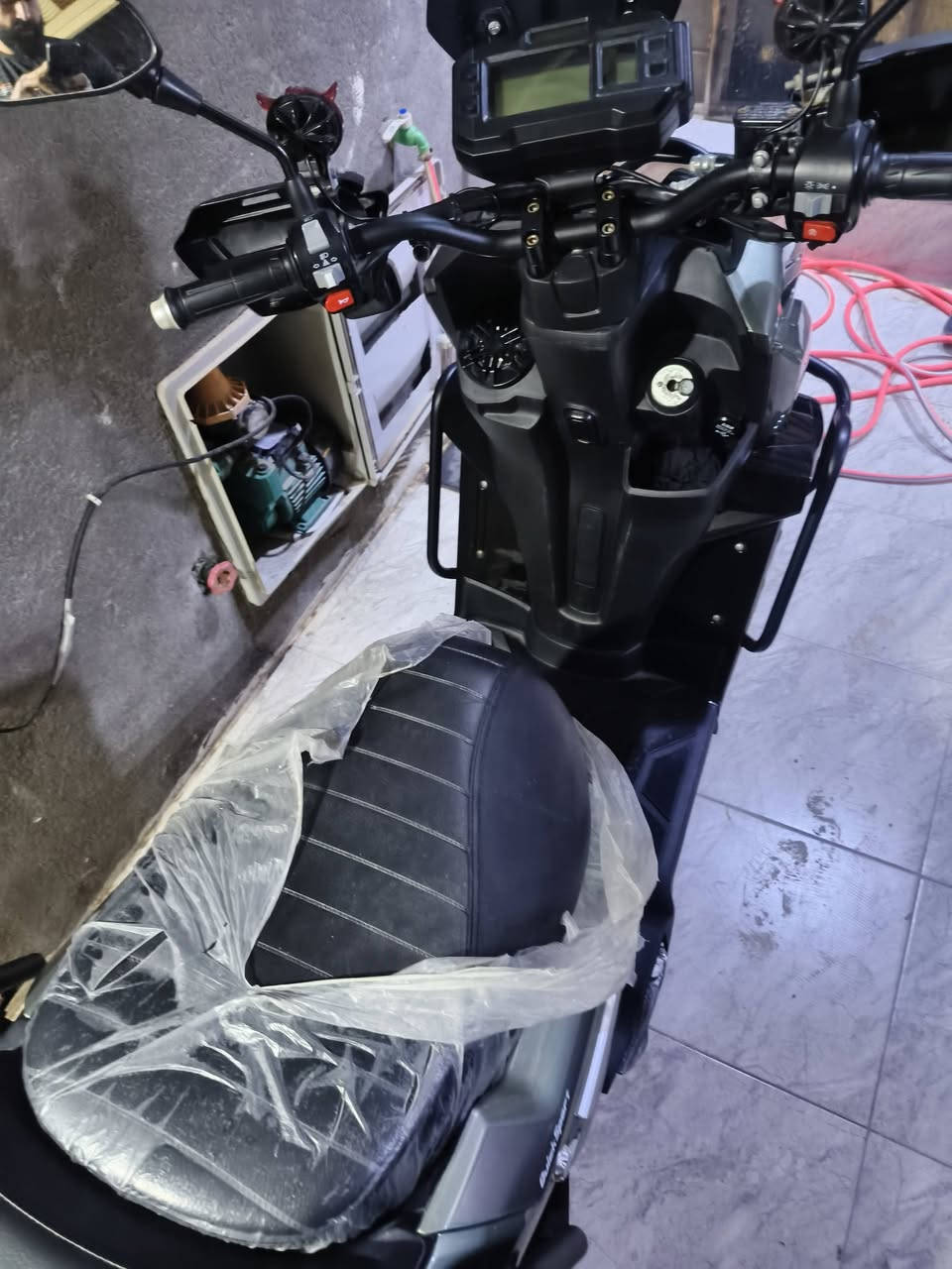 السلام عليكم من رخصة الادمن المحترم دراجه اباجي استعمال قليل موديل 2025 صار شهرين من اخذتها بعدهي جديده ام بي ثري بلوتوث تشغيل عن بعد صافره انذار وياها سويجات عدد 2 وبصمات عدد 2 السعر مليون وبيها مجال قليل العنوان بصره ابي الخصيب ***********
