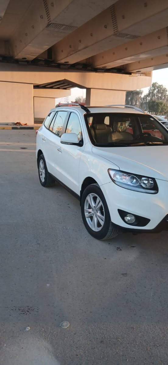 سنتافيا 2011
فول مواصفات 
مكينه كير مكفولت سته سلندر
تبريد ثليج مكفوله السياره حداديه جديده
بيه فقط صبغ ربع البنيد بصف الجماملغ اليمن
السعر 160وبيه مجال قليل 
مكان السياره كربلاء طوريج 
رقم الهاتف ***********
