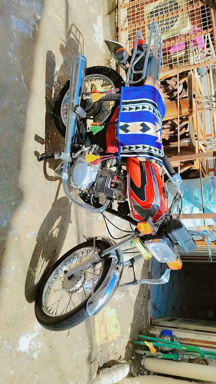 سلام عليكم ارشا ايراني موديل 2010 أوراق اصولي كربلاء السعر ٤٠٠ وبيه مجال حك الجيه نضافه شوفت عينك ***********
