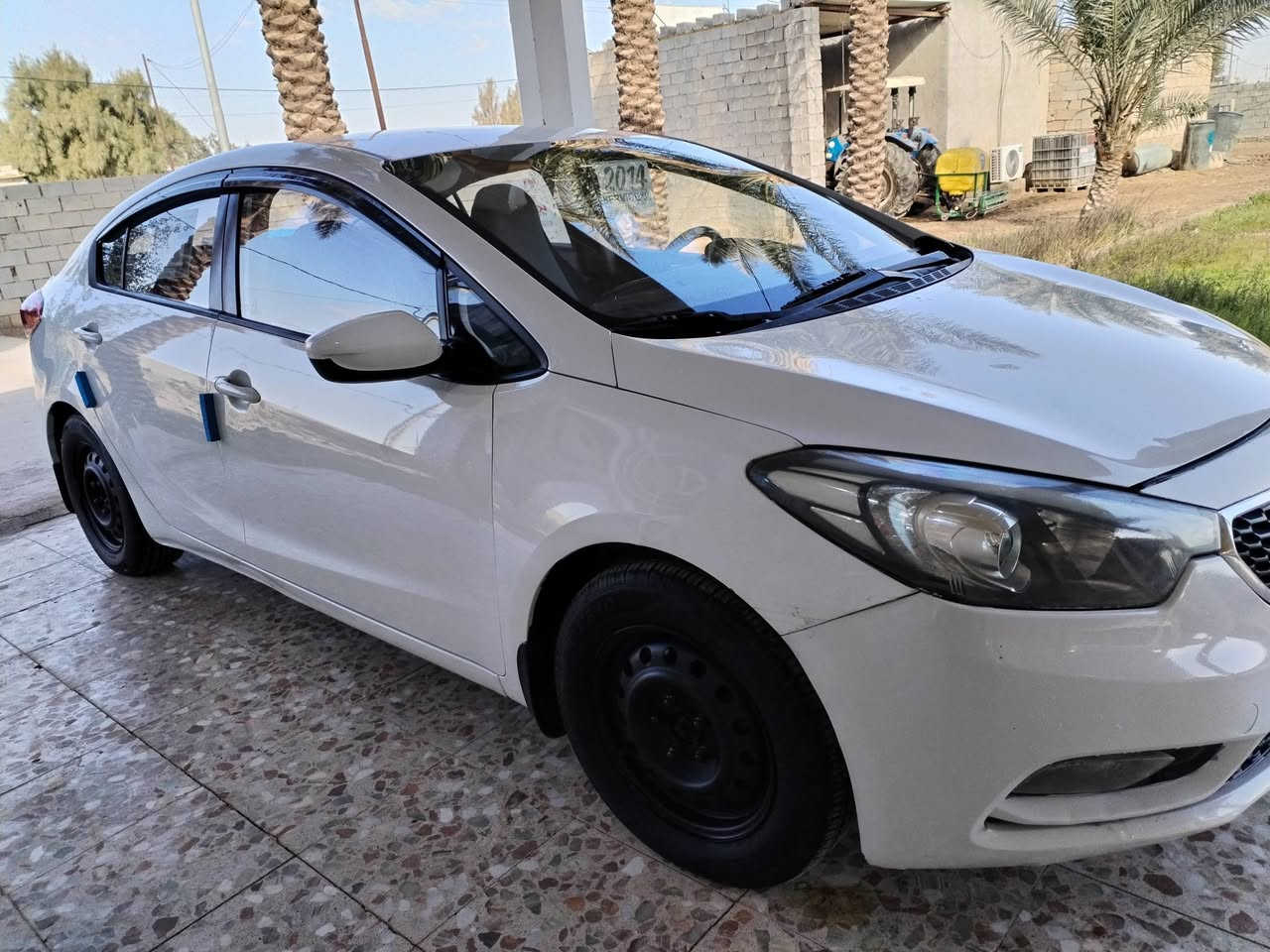 سلام عليكم سيراتو موديل 2014 خليجي رقم أربيل تحويل وكاله مكينه 1600 دوش مكفوله كفاله عامه سياره كفاله فقط بارد بصيط صدر امامي وخلفي تبريد ثلج تخم تاير جديد السعر 120وبيه مجال العنوان واسط الشحيميه تصال ***********
