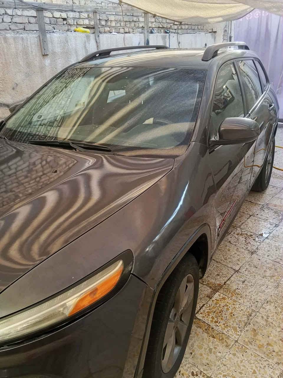 السلام عليكم سياره جيب بزون للبيع 2017 سياره فول مواصفات مكينه 2400 رقم اربيل سنويه ال2029 السعر 100 وبيه مجال مكاني العماره رقم راعيه ***********
