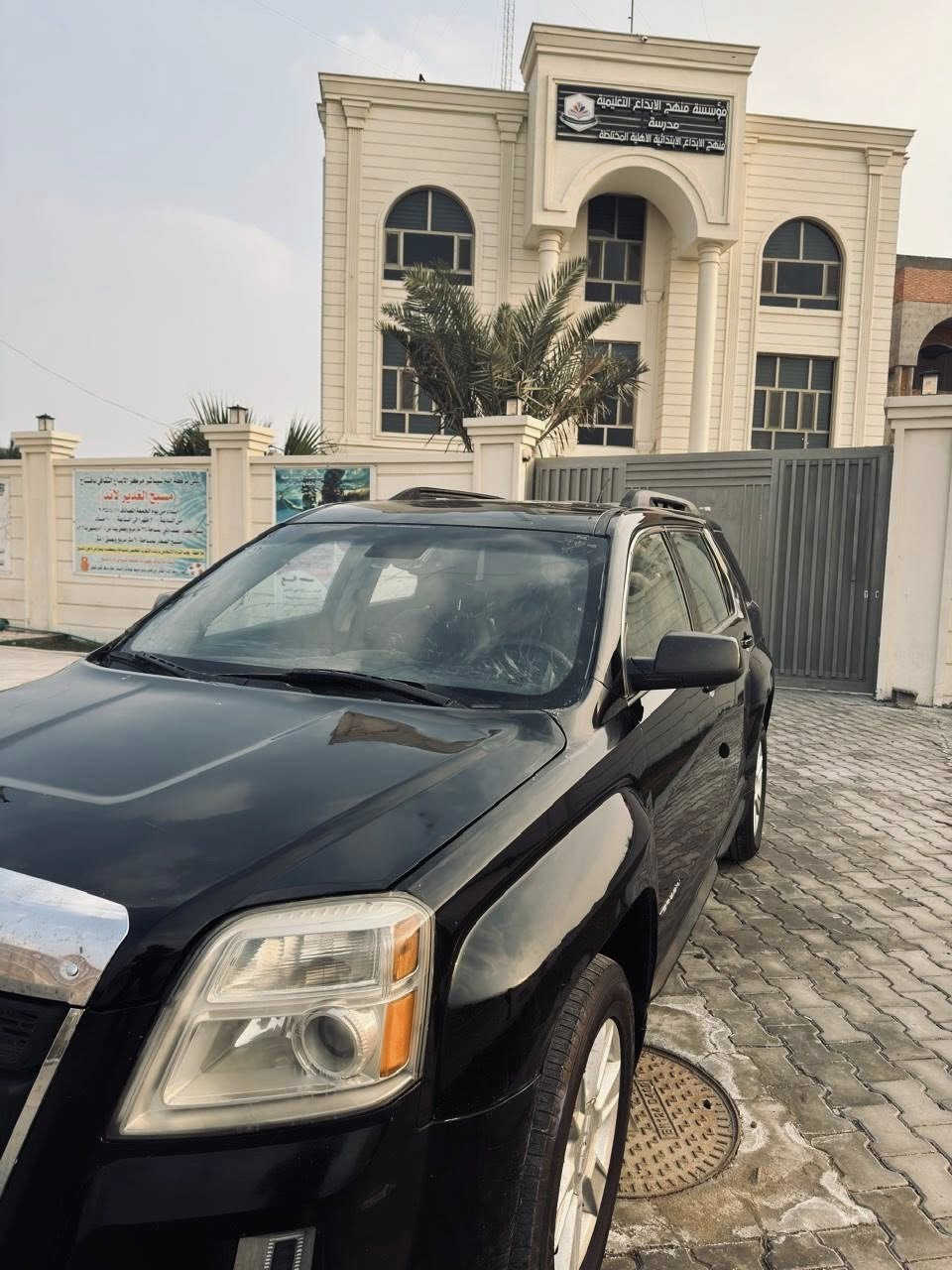 السلام عليكم جمسي تيران 2013 وارد امريكي فول موصفات (lst)رقم  بصره مشروع وطني سنويه مجدده محرك 4سلندر  محرك وكير حداده والتبريد مكفولات تخم تاير جديد السياره حلوه ودواخله نظاف  مواصفات شاشه كبيره وكامره وحساسات  وكشنات كهرباء وتدفىه كشنات . السعر 85 ورقه العنوان / بصره/ياسين خريبط 
تليفون📞/***********
