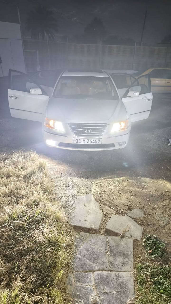 سلام عليكم سوناتا 2010خليجي سياره خير من الله سياره بيه جاملغ أمامي وباب سايق غير هذني سياره مكفوله كفالة عامه مكينه ٢٤٠٠ وبعض تفاصيل للاستفسار ***********
