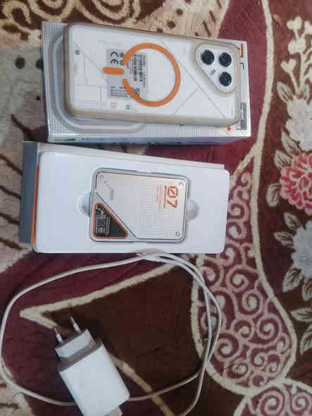 تكنو بوفا 7الترا.  120فريم ببجي
موصفات جباره الجهاز معروفه مواصفاته. ويا بور بانك. هديه 
أخذتها 15الف  يدعم الشحن العكسي. الجهاز نضافه 100/100مستخدم اسبوع غراضه كامله كارتونه وساحنته  
هذا رقمي بي واتس 
***********
عنواني  موصل ايمن. 
السعر 350الف
