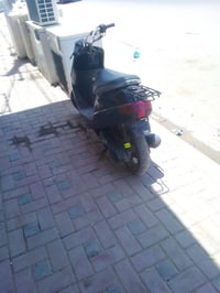 دراجه للبيع ب200ققل  شغاله مكينه ناعمه وشلعه فقط نقص جوزه 07873553180