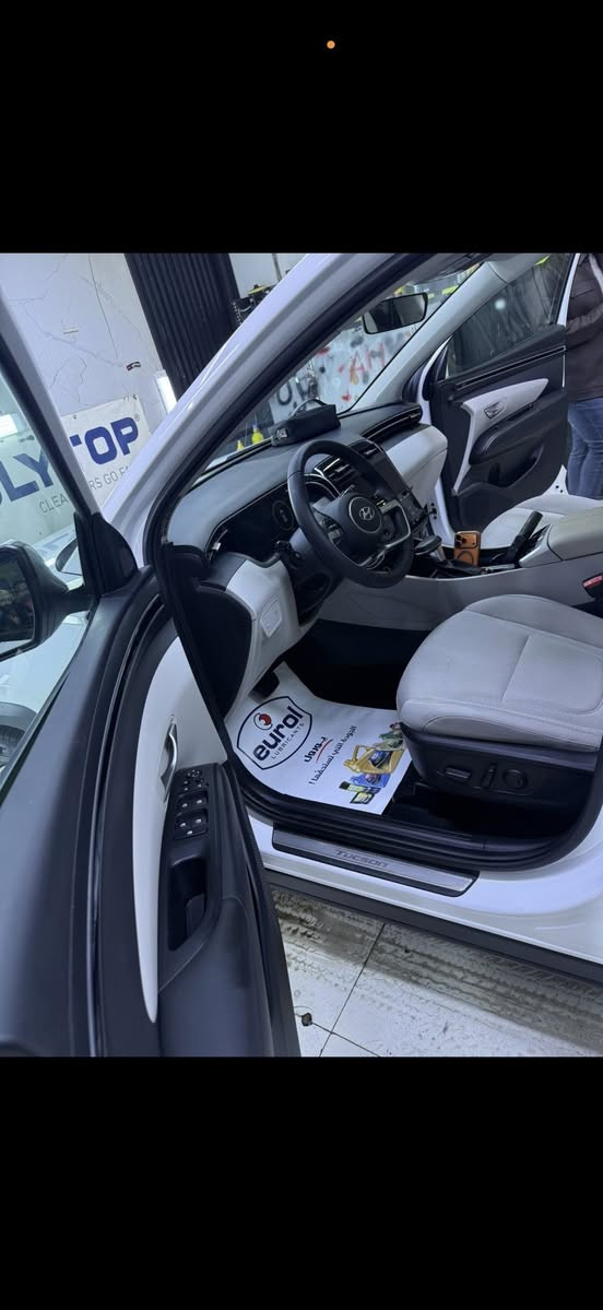 توسان 2023 خليجي فول واحد على واحد بنوراما شاشة لمس تبريد بيانو لمس مال شركة جاسم سيارة ماشية 20 الف مكفولة كفالة عامة بأسمي سيارة سعرها 225 الرقم *********** مكان بغداد
