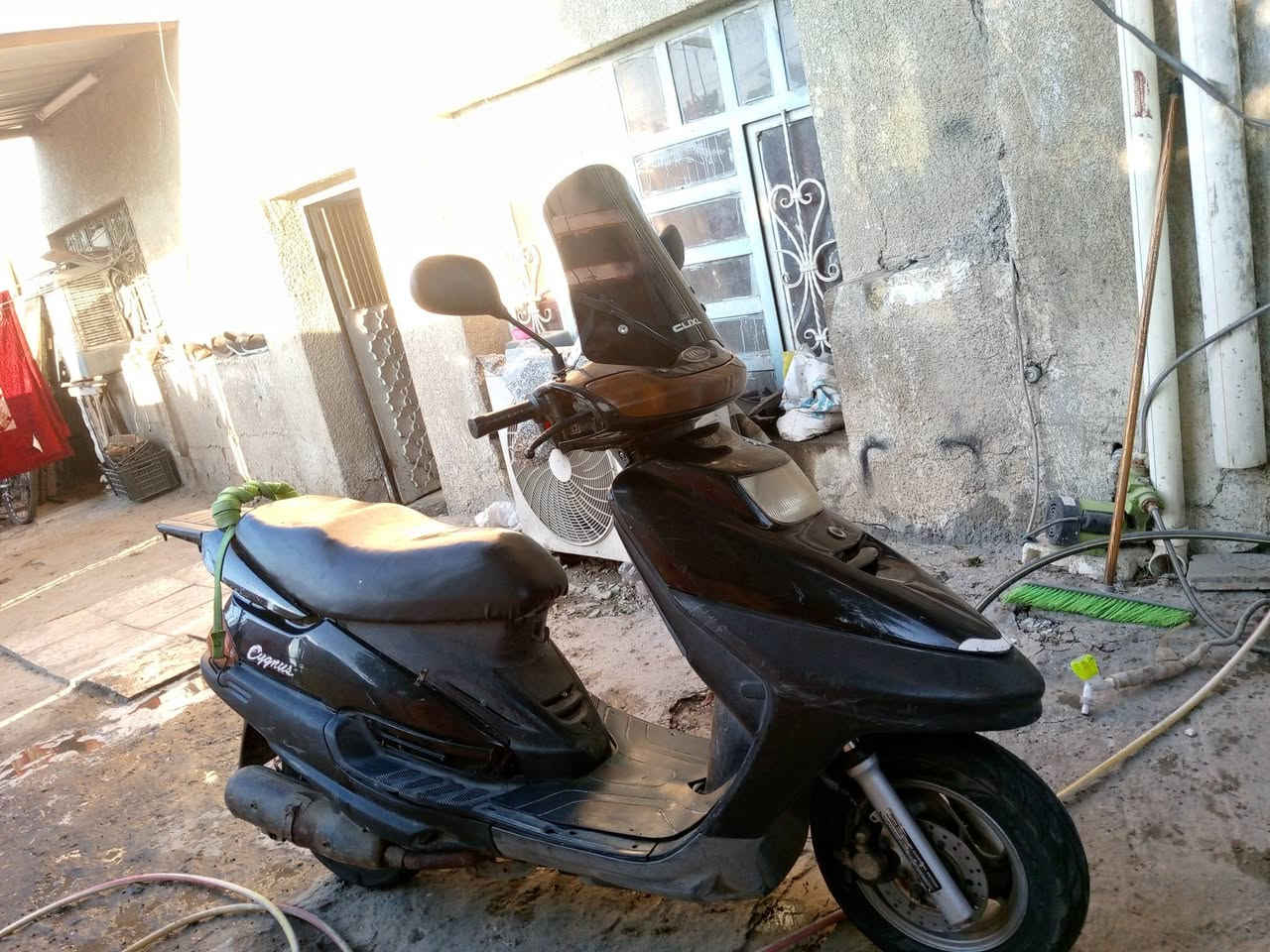 سلام عليكم دراجه فضائي لبيع ياباني سرعه 100 ام بليته ياباني اصلي كامله كلشي شغال بيه  سلف وهندر وكهرباءيتها كلها شغاله كامله وكفراتها بلاديه انضاف ومحركها بلادي نطيف مامفتوحه ابد بلاديه ناعمه خرسه شلعه ومعدل خير من الله وتأيراتها جدد وكابريتر بلادي جاهزه مكاني بشارع فلسطين السعر325 بيها مجال لشراي رقمي ***********متواجد وتساب ورصيد
