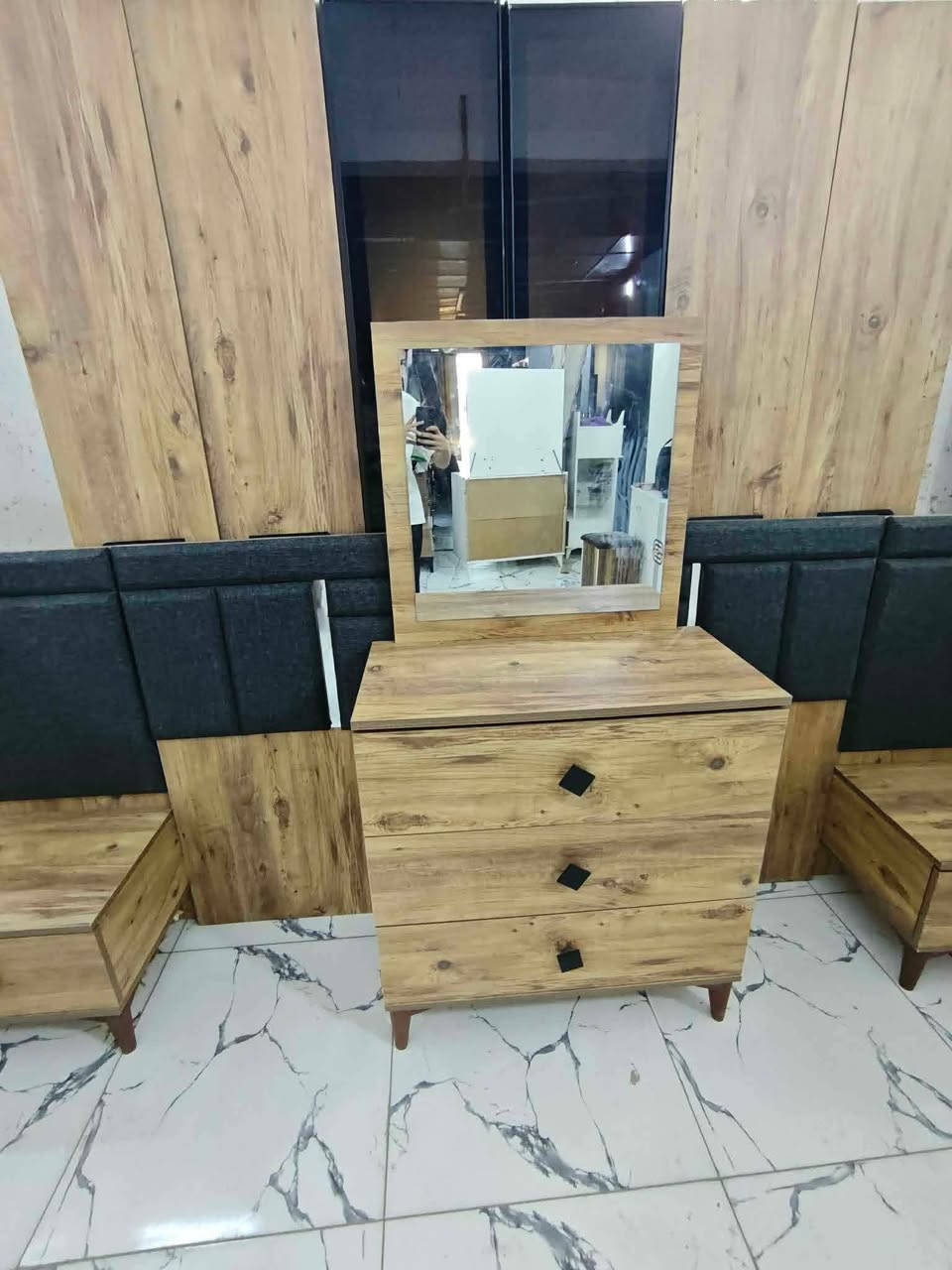 غرفة نوم تركي مستخدم😍💥 
 نضافة95💯
عدد القطع / 5
نضام / ابواب 🦋✨
سعر / 500🤍✨
شد ونقل داخل بغداد مجاني🛻
يوجود توصيل محافضات


**إذا كنت صاحب هذا الإعلان وتريد حذفه لأي سبب، رجاءا أرسل رسالة إلى الدعم الفني**