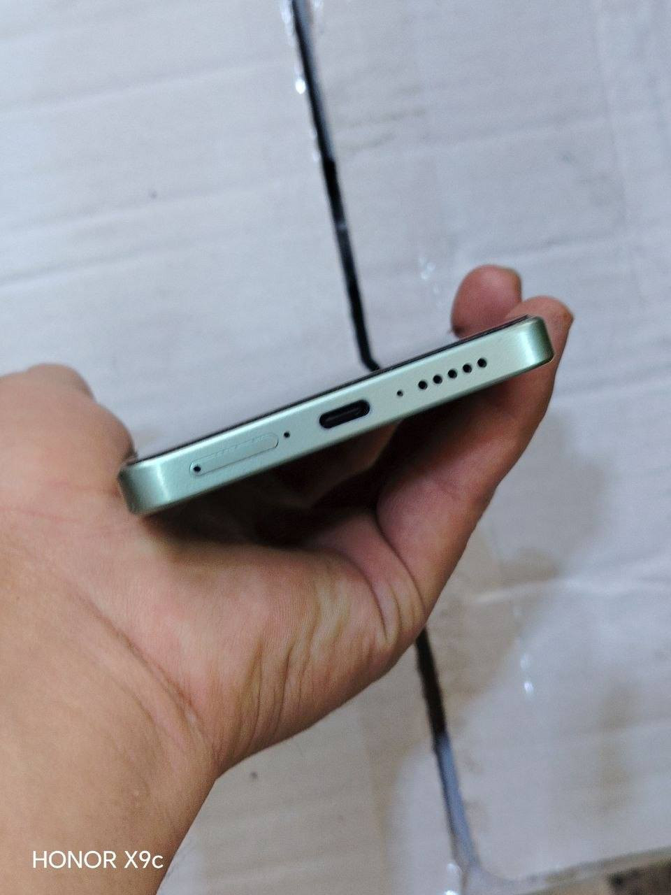 📱 للبيع بوكو x7برو 
• التحديث : 120 هرتز - التمرير والألعاب سلس جداً
• معالج قوي للألعاب الثقيلة 🎮
• رام 12+12=24 + ذاكرة 512
• بطارية 6000mAh وشحن سريع 90W ⚡
• تصوير إطار بالثانية 24/30/60 :4k
• يدعم PUBG Mobile 120FPS 🔥
• تبريد ممتاز وصوت ستيريو قوي 🔊
. مخصص لالعاب وللكامره فول 🔥
اي عيب مابيها واي كسر شرط 🔥
مرتب للألعاب والاستخدام القوي، والجهاز نظيف والجاد يراسل خاص سعره 350 بي مجال بسيط


**إذا كنت صاحب هذا الإعلان وتريد حذفه لأي سبب، رجاءا أرسل رسالة إلى الدعم الفني**