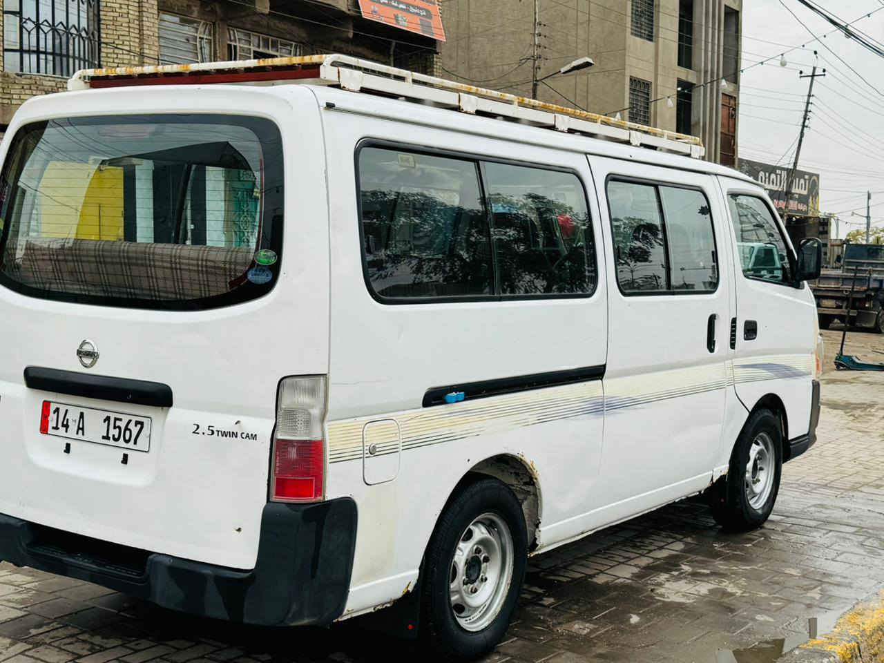 السلام عليكم ورحمه الله وبركاته
نيسان يورفان 2009 رقم بصره مشروع وطني 
سياره كير هايسه محرك ونجي محورة خير من الله 
سياره كشنات شدهن مال 2013 سياره حسب ما موضح بل صورة الخياس ذيل واحد وبيه والباقي شوف عينك هاااي سيارة كبالك تعجبك عل راسي 
اتصل وبيك خير ودلل 
مكان السياره بغداد الشعب 
السياره بسمي شرط تحويل ثاني يوم 
رقم السياره انكليزي 
اسف الاطالة 
اتصال ***********
اخوكم واخدمكم
