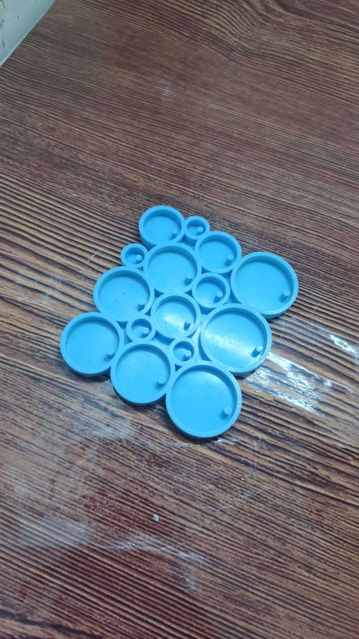 متوفر قوالب حجر وقوالب ريزن وريزن قليل جدا للبيع الاستفسار خاص او واتساب***********
