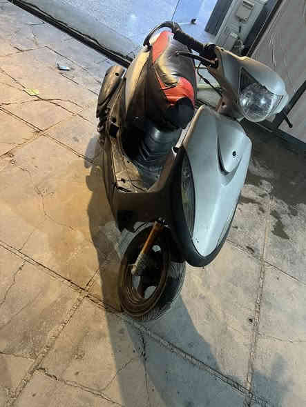 دراجه ماكس عدله للبيع كامله مكينته تخبل شلعه معدل ترايك للبصره دراجه نقصها بس استان تعليك الباقي كله شغال سعره 550وبيه مجال حك الجيه مكاني البياع
***********
