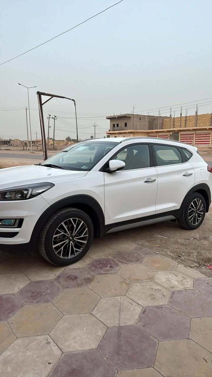 السلام عليكم توسان خليجي موديل٢٠٢٠ مكفوله كفاله عامه من ضرر والصبغ السيارة رقم بغداد ماشية ٨٠ الف رايدها ١٩٥ 
***********
