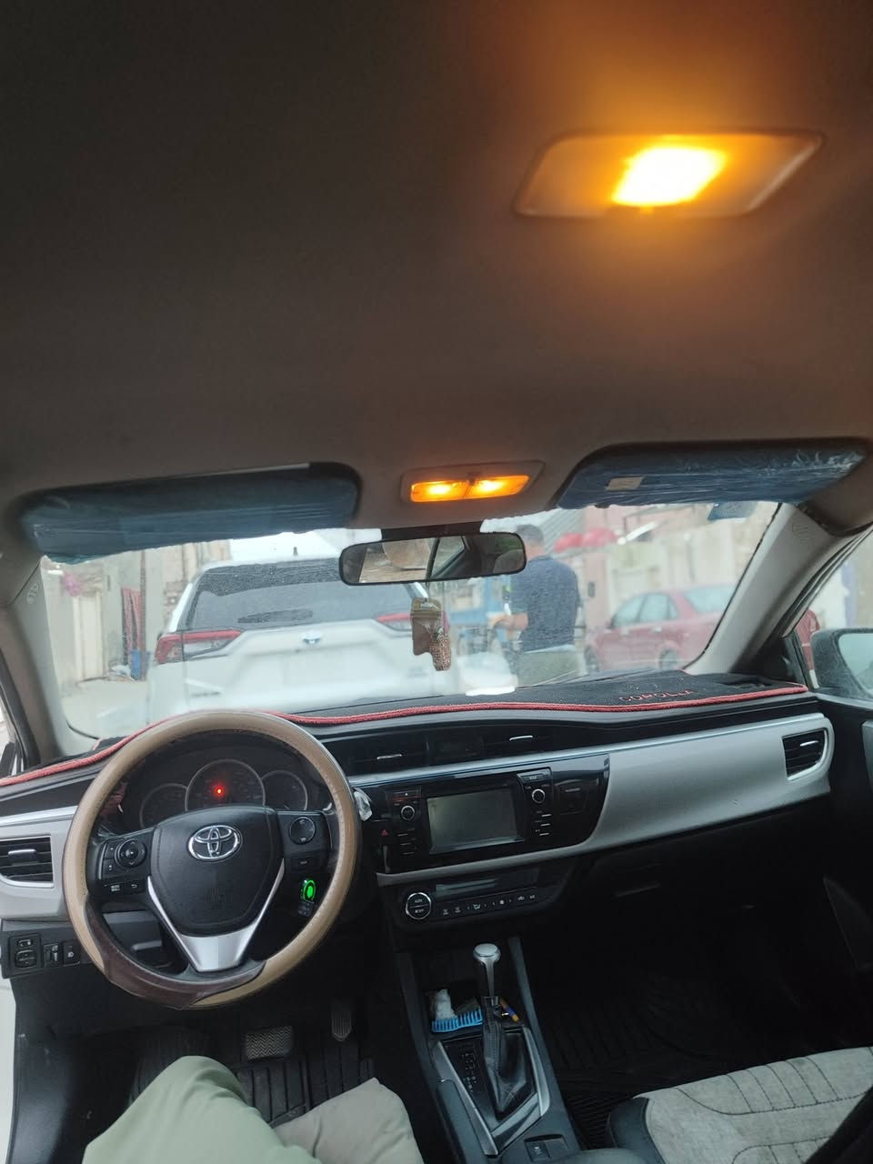 سياره كورلا موديل ١٥ وارد امريكي ضربه جاملغ الأيمن تجي وتشوف بالعين والسونار موجود الشراي يتصل على صاحبه الشرعي الاستفسار عن السعر والتفاصيل اتصل ودلل ***********
