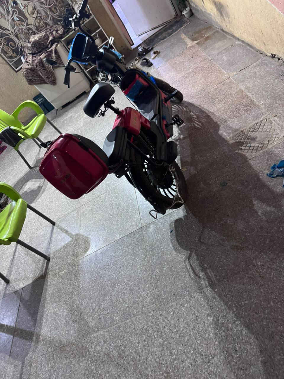 اسلام عليكم باسكال شحن للبيع فقط صارله شهر يوم  من أخذته ونظافة 100٪ناقصه فقط بطاريات شاشه بلوتوث  السرعه ٩٩  مكان بأبل وسعر ،٣٥٠ بي مجال *********** مو شراي لطب خاص
