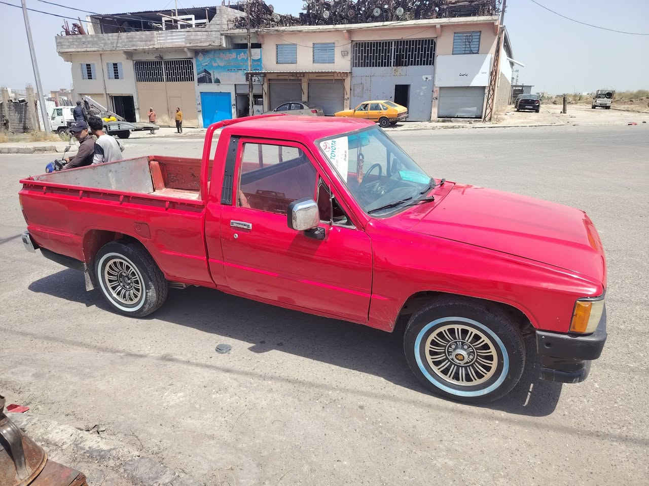 سلام عليكم بكم 85 للبيع راعيو الشرعي ميت محرك وكير شرط صبغ وحداديه عل شاصي جديد كاربون بنزين ورقي السعر 34
***********
