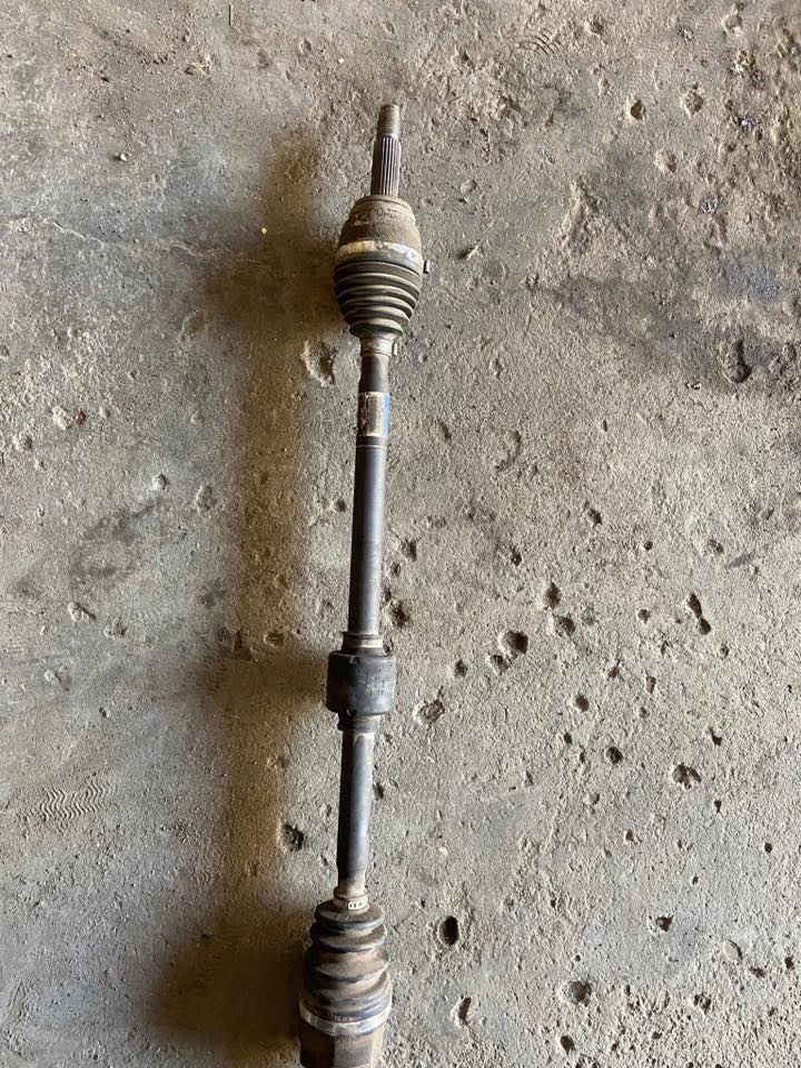 سلام عليكم غراض اكسنت لبيع ‏العنوان بغداد ***********
