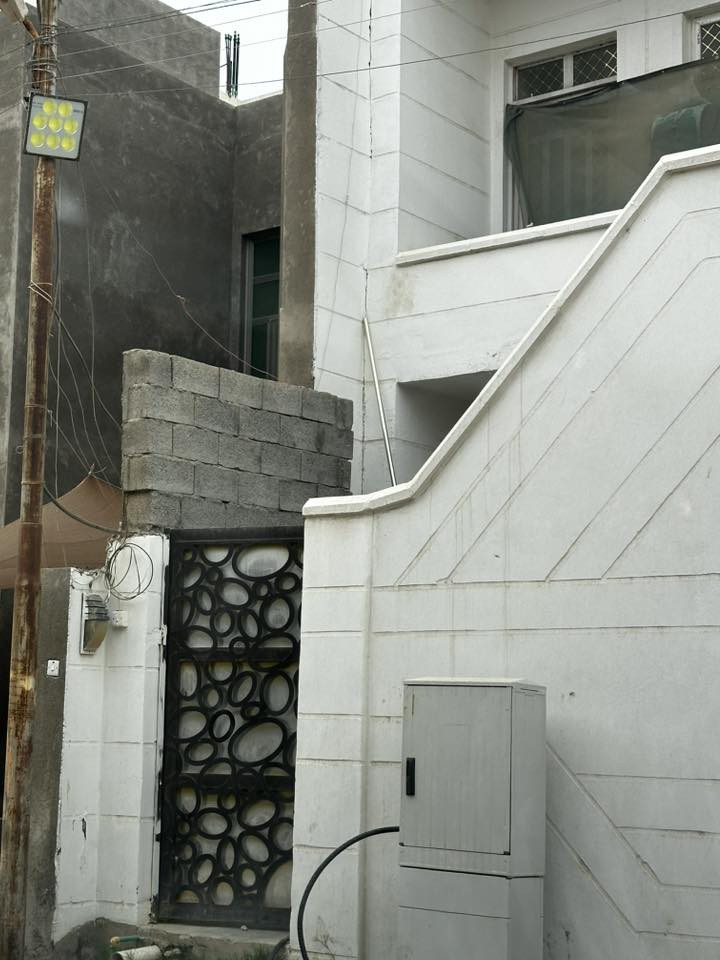 للايجار طابق ثاني معزول عزل تام 
غرفتين نوم 
بناء جديد 
قريب من حديقة عامه 
منطقة الزراعه قرب اسواق الماس 
ب 450 الف 
***********
