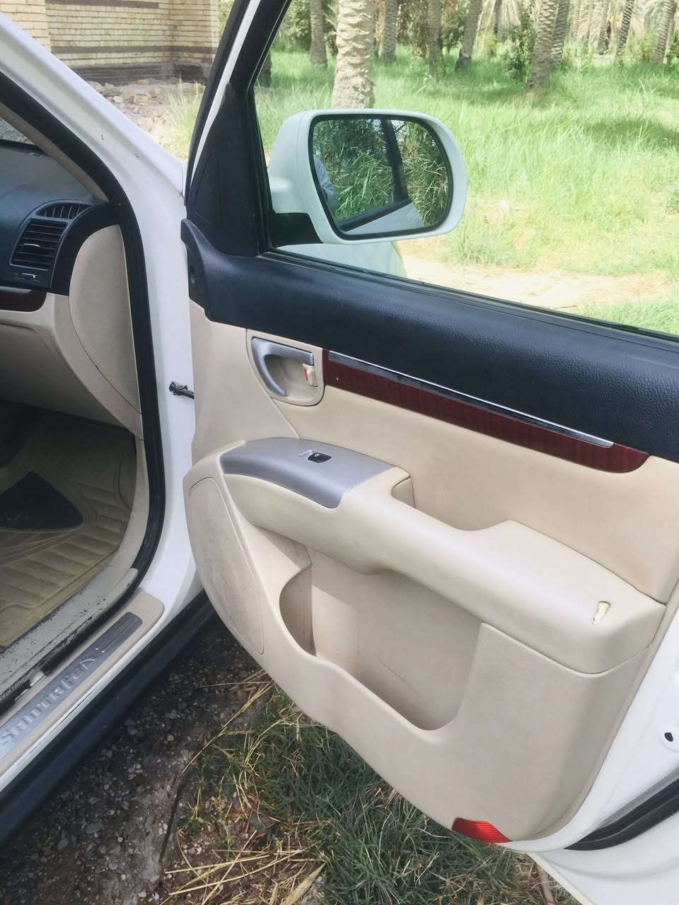 السلام عليكم
سنتافي خليجي مديل 2009 
كشنات جلد كراسي كهرباء 7راكب 6اسلندر حجم المحرك 2700 رقم بغداد بسمي السعر 143وبيه مجال مكان السياره كربلاء الاتصال على الرقم
***********
***********
