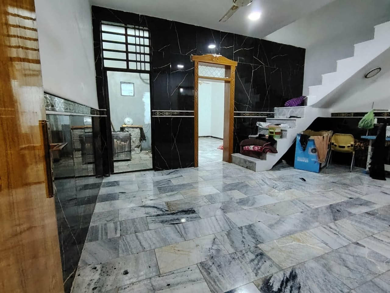 دار للبيع 120 متر  في مزارع اليرموك مقابل قرية الغدير شارع 29  بناء درجة اولة سيراميك لوح ومرمر درجة اولة  من كل النواحي البيت مو مال بياع شرة  البيت مال جنايي الله يشهد صب فوك وجوة بم  طابوك جمهوري
السعر 45 مليون وبي مجال
***********
