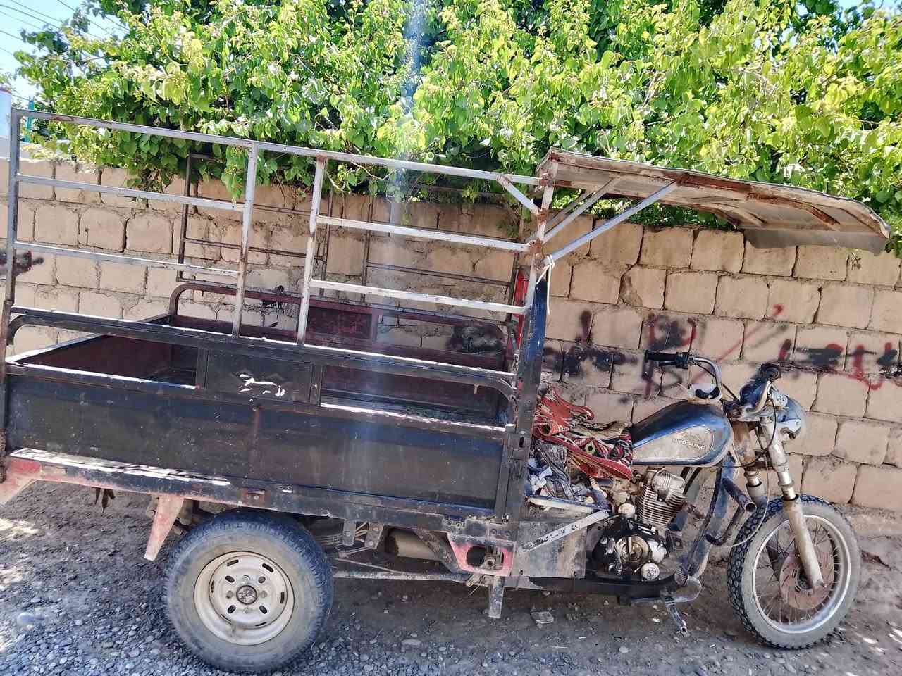 ستوته لبيع تفاصيل ع المخابره محرك ما مفتوح مكاني قريه الزاويه او مراوس موطور وتنطيني فرق  ***********
