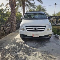 ستاركس للبيع ٢٠١٤ H1 سياره مكفوله من الصبغ يوجد فيها شخط في الباب الاي...