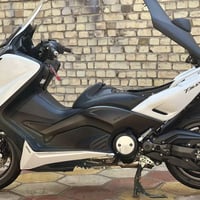 T Max 2014 الدراجه. بحالة الوكاله كفاااااااله عامه. للأخير  كلها على و...