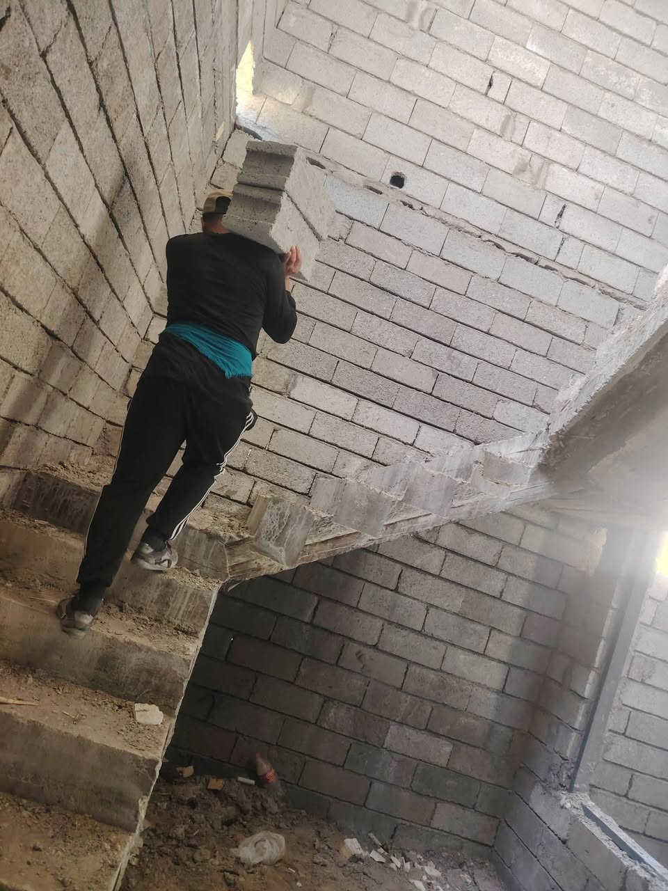 السلام عليكم شغلنا ليل ونهار برمضان يوجد كادر عمل جاهز  تصعيد مواد  / تنضيف بيوت  / تفليش  / تكشيط  / دفن نهري  / شقلنه ليل ونهار  / وماعليك بكلشي تاخذ شقل جاهز مني  / ومعداتنه جاهز وسياره تجيك للبيت ماعليك بس تصال على رقم/  ، ***********
