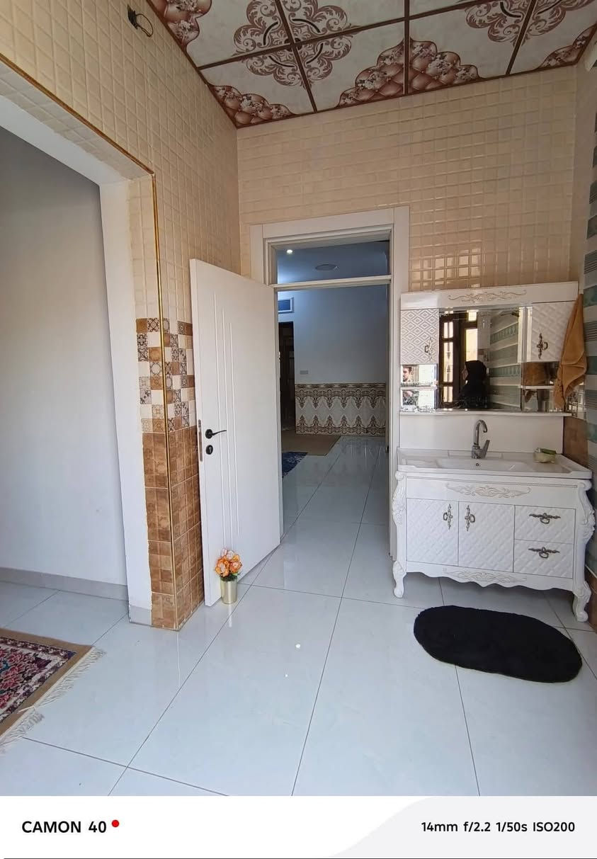 [[بسم الله الرحمن الرحيم]]
🏡     🏘      🏚 

#يوجد_بيت_للبيع_ركن

#العنوان  الفلوجة 
#المنطقة حي الرسالة // بشارع ابراهيم الطهار 

✅المساحة : 190م واقع حال 300م
 
غرف 3
استقبال 
صالة
مناور 
مطبخ
صحيات 
الارضية سيراميك 
السقوف جبسن بورد

                       #بناء 🧱 : طابوك 
      
     #شارع 🏞️⬆️⬆️ : 12م ×  10م

  #السعر_محدد_من_قبل_البائع 
    
        
        ⚖️⚖️   نوع الملك : طابو صرف تحويل مباشر  🏙 

            #السعر💰💸:  220 مليون وبي مجال 

__________________________________

للأستفسار⛔🖲️ : مراجعة 
🥇#مكتب_الرافدين_للعقار 🥇
العنوان شارع المنجزات تقاطع جامع التقوئ مجاور محطة المتميز المركزية لغسيل السيارات 🚗🚖
__________________________________

#ملاحظة//📋📑 اذا لديك عقار تريد تعرضة للبيع او تريد تشتري عقار قم بمراسلة الصفحة او اتصال على لارقام الموجودة+ واتساب
            
         #للأتصال_او_واتساب 📞  ***********
         #للأتصال_كورك.   📞.      ‏‪***********‬‏

#بيع_وشراء_الدور_السكنية_والزراعية_العقارات_في_مدينة_الفلوجة #مكتب_الرافدين_للعقار_بيع_وشراء_العقارات_بسعر_مناسب
#عقارات_الانبار_الفلوجة
