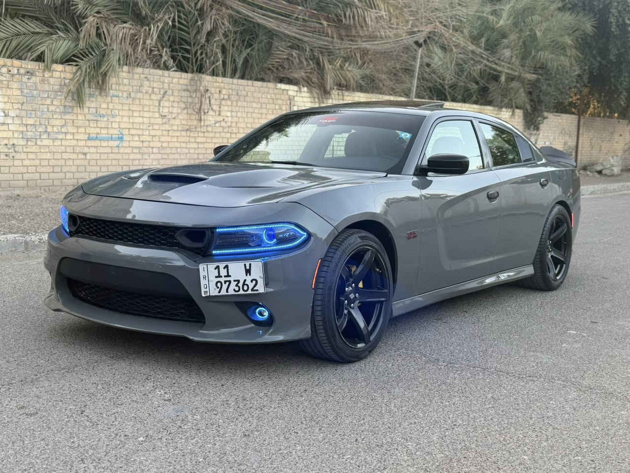 السلام عليكم سعر جدا مناسب
جارجر ارتي مديل 2018اصل 
لون سمتتي 
رقم بغداد تحويل اي مكان
ماشيه 60 حقيقي شرط الفحص
موصفات سياره
فتحه سلايت
شاشه كبير 
مبدل غرفة كاملة دايتونة 
بصمه تشغيل عن بعد
كامره دواره حساس خلفيه
لد متغير
 دويم بايب صوت رعب + بوابات اطفاء الصوت مشتغليها يم علي الوادي
مكينه وكير مكفولات
صدر امامي خلفي قبل سبوعين مشتغله 
التايرات الخلفية 315 والامامي 275 وتخم عليها جديد
ويل نجمة خسفة قوية 
السياره مبرمجة يم مصطفى ايكل 
السعر 187 وبي مجال بسيط 
الحادث جاملغ وبنيد وبيها قطعتين كلير امريكا بدون فتح بدون معجون الجاملغ الخلفي والباب الخلف السايق
مكان السياره بغداد
للتواصل ***********
