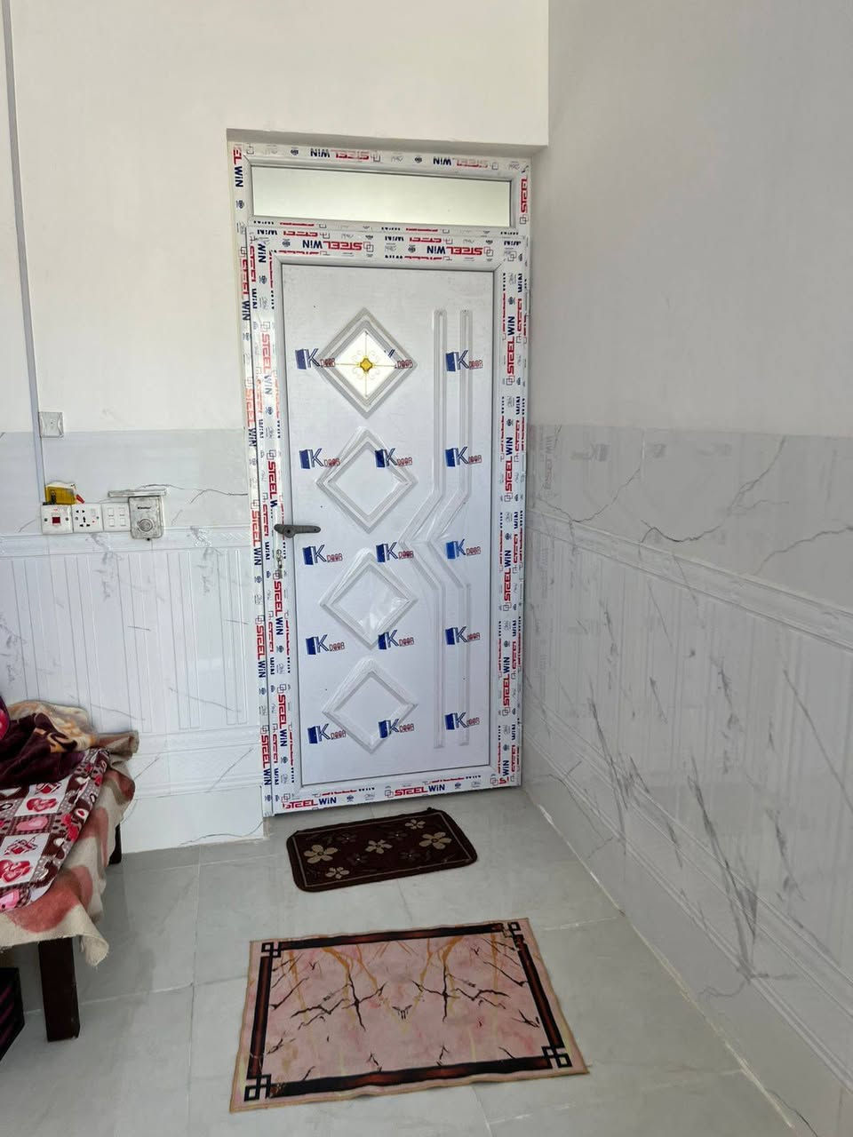 ‏دار للبيع حي البكر منظمة شارع العام قريب على الخدمات 55 وبي مجال مساحة 90 متر زراعي ممشي 25 معاملة الاتصال على الرقم *********** نايف
