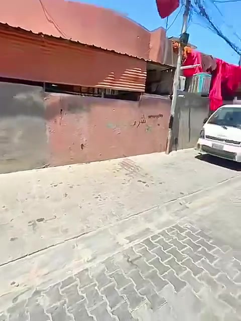 سلام عليكم ورحمة الله
بيت البيع 100متر  طابق واحد 
البيت ناصي على شار بس داخل مالته عالي 
البيت مرتب عوزه شويه ترميم وبسعر مناسب 54 مليون وبي مجال العنوان الشعلة الدوانم قرب ام علي المضمدة الفرع نافذ على شارعين @ابو علي 
تواصل خاص 
ارقم *********** 
ابو علي 
واتساب ايضاً موجود
