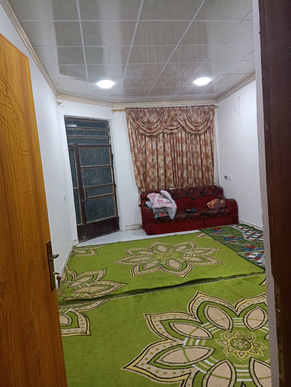 اسلام عليكم بيت مساحه ١٥٠طابو صرف بناحيت الوحده المعمل بناء حديث جاهز من كلشي وحتلو تريد الاثاث هم عادي نبيعلك وياه بس جيب  هديماتك وفليساتك الي نايم عليهن وتعال  السعر 67 مليون والتفاصيل كله كدامك   *********** اتصل  ***********  وتساب 