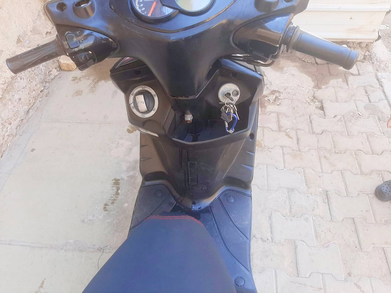 سلام عليكم دراجه سكنس فحل ياباني للبيع دراجه مكفوله كفاله عامه اي نقص مابيه نوزل خطين طلاعات عنواني
شارع حيفا السعر 950 وبيه مجال 
الرقم / ***********
