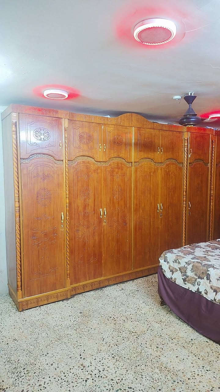إسلام عليكم غرفه نوم صاج داخل خارج تكمه ٨ بوب ملحق  معه زاويه 2 باب ملحق معه صوميه وكومديات  وميز تواليت  السعر مليون ونص  وبيه مجال      1500/000      @إشارة ***********وتساب ***********اتصال
