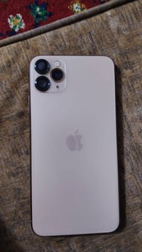 ايفون ١١ برو ماكس • بطارية ٧٧ • ما مفتوح