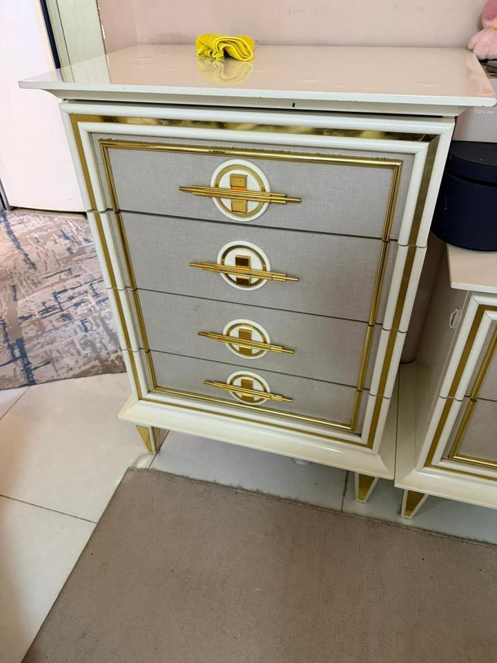 غرفة نوم تركية ٩ قطع موديل حديث مستعملة نظافة ٩٥٪؜ مكان بغداد سعر مليون و٣٠٠ الف تواصل واتساب ***********
