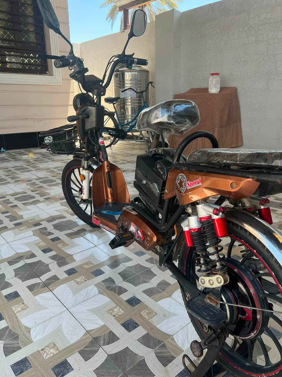 ***********🔴
سلام عليكم دراجة شحن موديل ٢٤ بطاريات جدد وعل فحص كهرباءيات كلها شغاله اشاير بصمه هورن اربع سرع كشر بلادي لا شخط ولا كسر مكاني ديالى بعقوبه
السعر ٢٧٠ وبيها مجال قليل للشراي اتصل ودلل ***********
