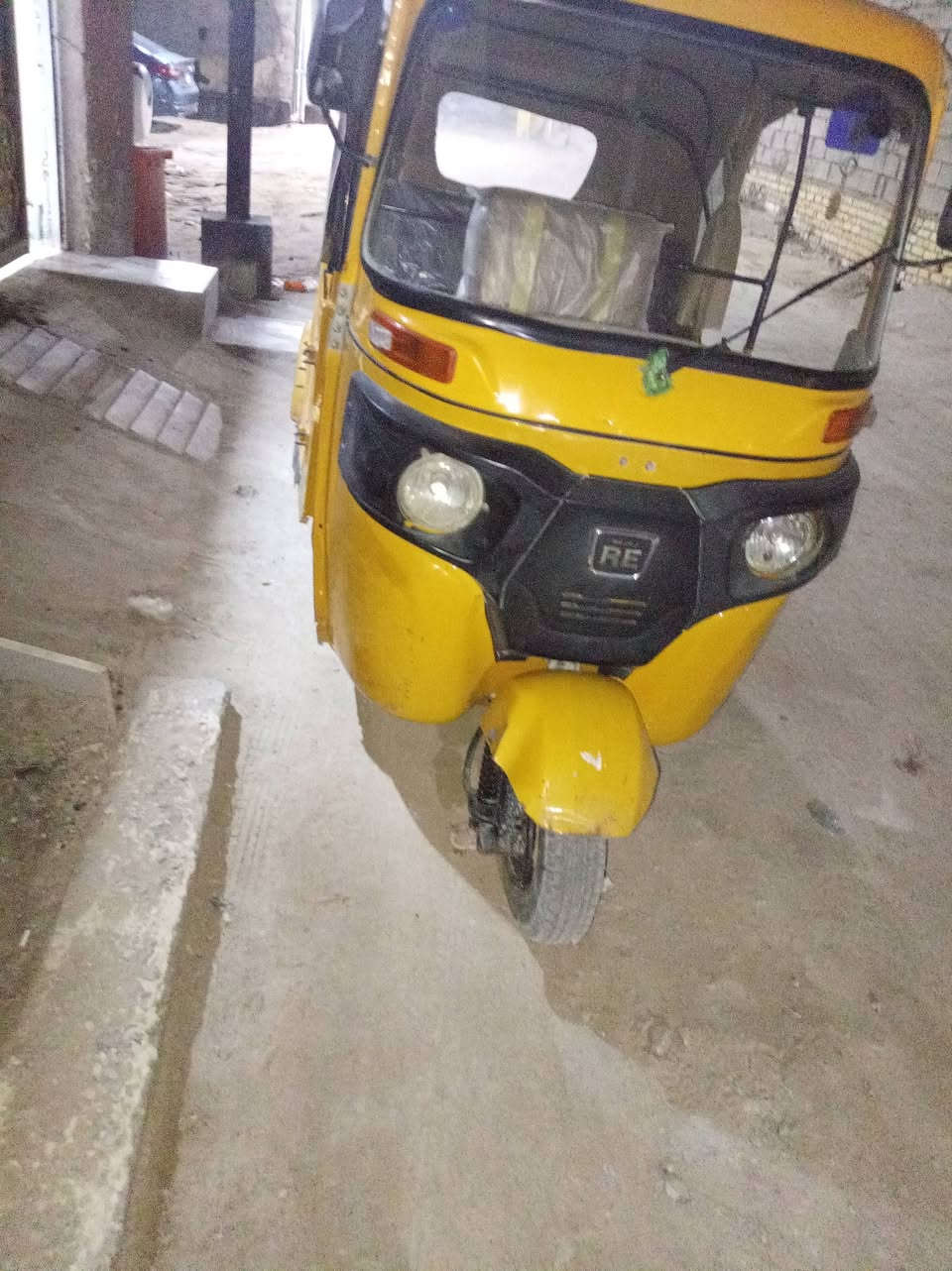 تكتك مديل واحد وعشرين محرك تجفيت شركه مكفول من التنقيص وتبخير ولبدي مثل بلصوره الغد بي بارد مامصبوغ وهاي شخوط وبيها خياسات تجي وتكلب وبلخدمه رقم وسنويه بسم ولد بلحيانيه *********** رايدها ب6 ونص وبيها مجال لشراي شط العرب
