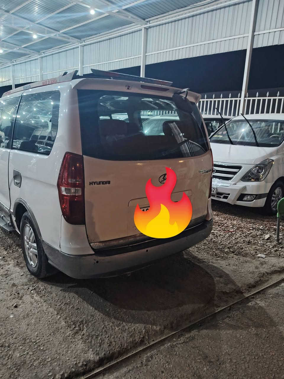 السلام عليكم ستاركس للبيع موديل 18 مخلوطه رقم بابل دولي  بيه ضربه جنطه امبدله وجاملغ خلفي على البارد مابي صبغ  السعر 210 وبيه مجال للستفسار ***********
