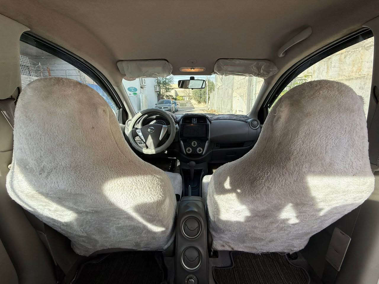 سلام عليكم 
نيسان صني للبيع 
موديل ٢٠٢٤ 
ويل كروم
يدة نيكل
٤ جامات كهربائي
تبريد قطعتين
جناح بلادي
داخل اصفر 
سياره ماشي ٤٠ الف كيلو متر 
بدون صبغ بدون رصعات بدون شخط مكفوله كفاله عامه مكان سياره كركوك
سعر ١٢٧ ورقه وبي مجال
*********** كركوك, العراق
