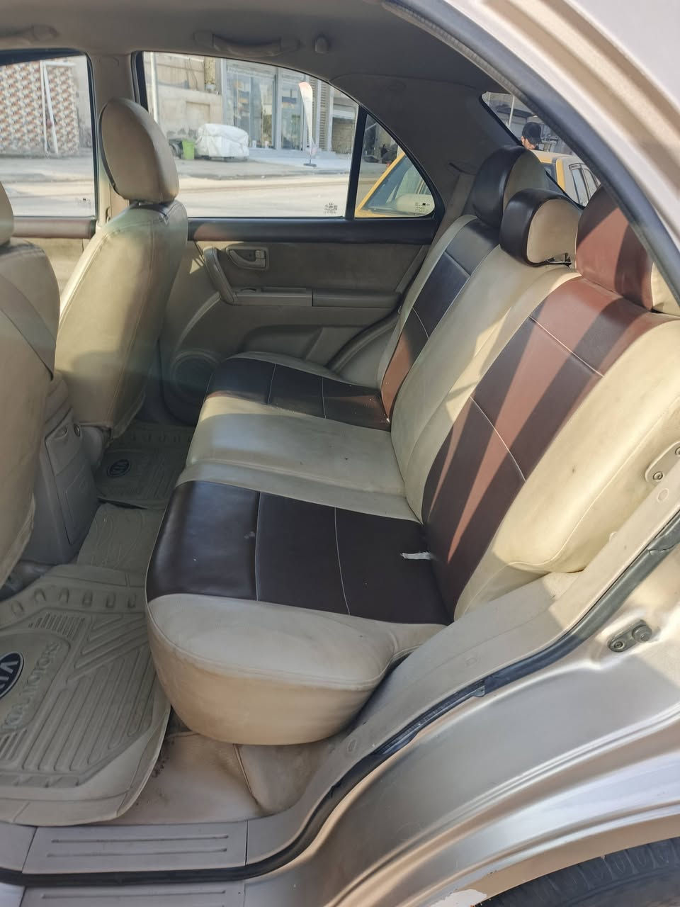 سورنتو ٢٠٠٧ وارد أمريكي 
٩٠ ورقه وبيها مجال 
الرقم للتواصل ***********
