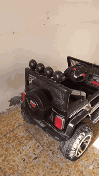 عندي سيارة شحن بيهة عطل بصيط جديدة متواجد علئ الواتساب 07776804077